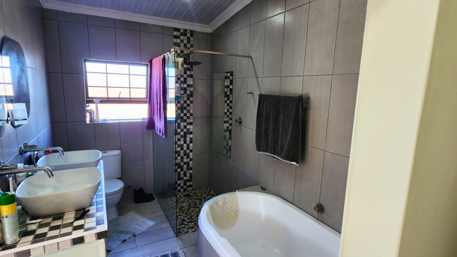 4 Bedroom Property for Sale in Dana Bay Western Cape
